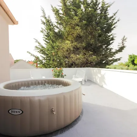 Apartman Luma דירה